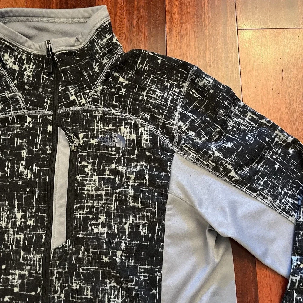 The North Face Fleece Men Large Black Gray Full Zip Jacket Geometric Plaid Logo